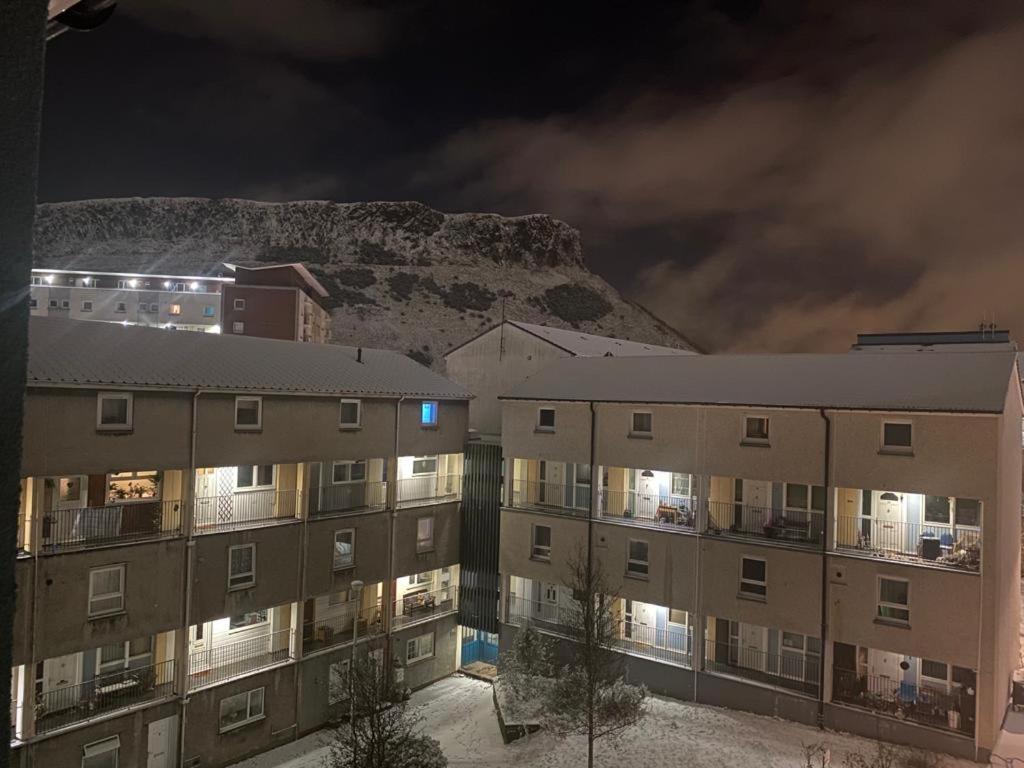 Holyrood Central Apartment Edinburgh Buitenkant foto